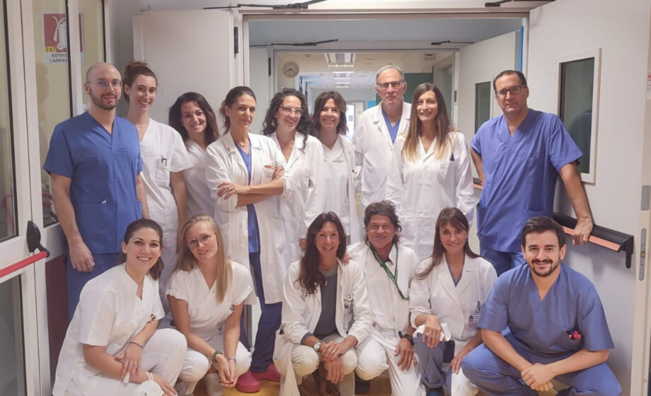 L'immagine è una fotografia dell'equipe di Chirurgia Senologica senza cicatrici dello IOV con a capo il dr. Marchet