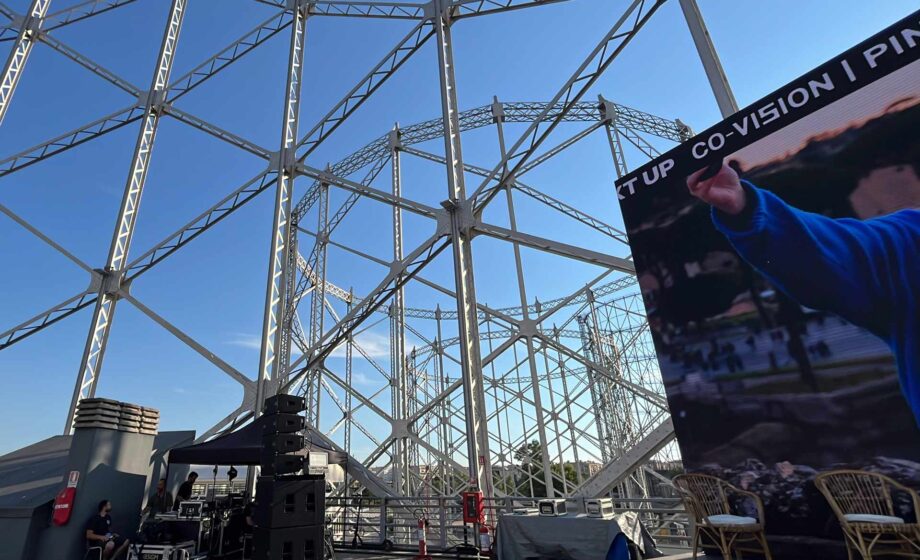 installazione effettuata per il Co-Vision che usa l'arte per combattere il cambiamento climatico