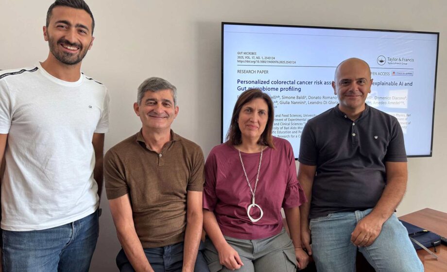 gruppo di lavoro con il rettore UniBa per la scoperta che il microbioma predice il rischio di cancro al colon grazie all'intelligenza artificiale