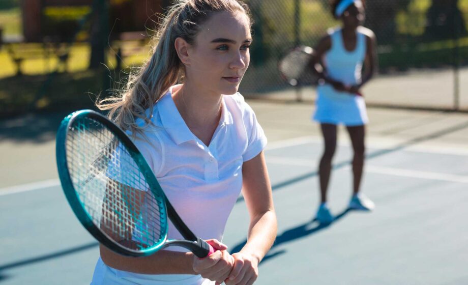 persone che giocano a tennis. Rapporto tra il tennis e la salute