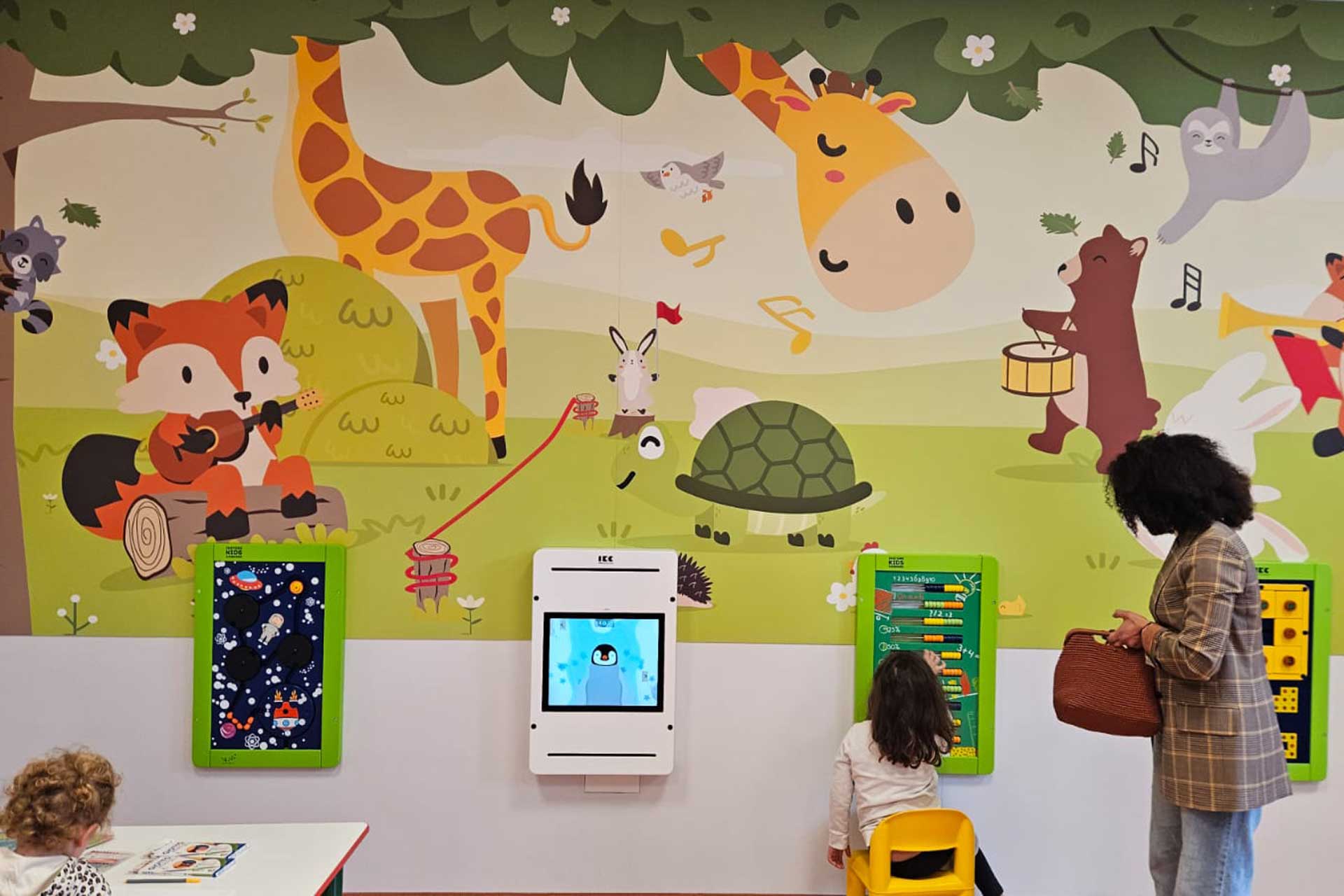 Ospedale Degli Animali Magnetico Petit Collage, Gioco Da Tavolo Portatile Con 2 Scene E 50 Pezzi, Per Bambini 3+ Anni